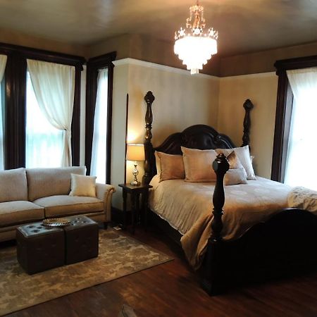 Lyons Twin Mansions Otel Fort Scott Dış mekan fotoğraf