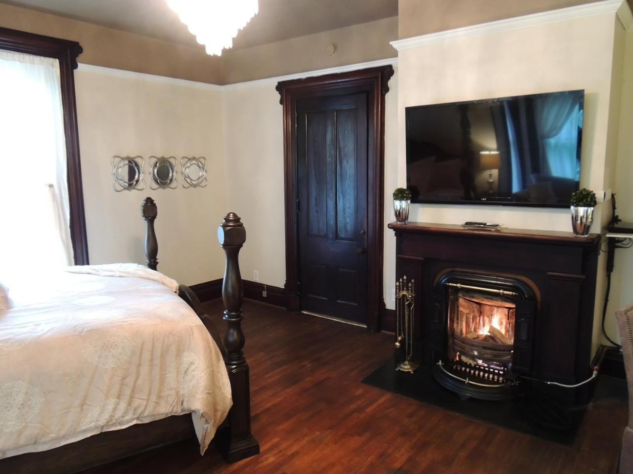 Lyons Twin Mansions Otel Fort Scott Dış mekan fotoğraf